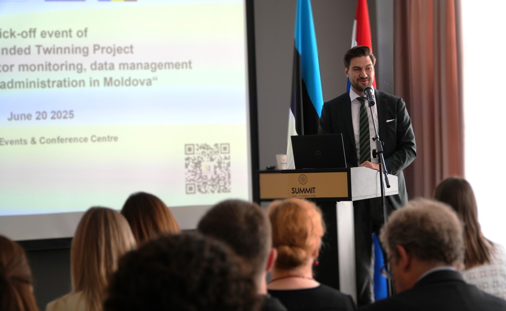 Regionaal- ja põllumajandusminister Hendrik Johannes Terras esinemas Moldovas.jpg